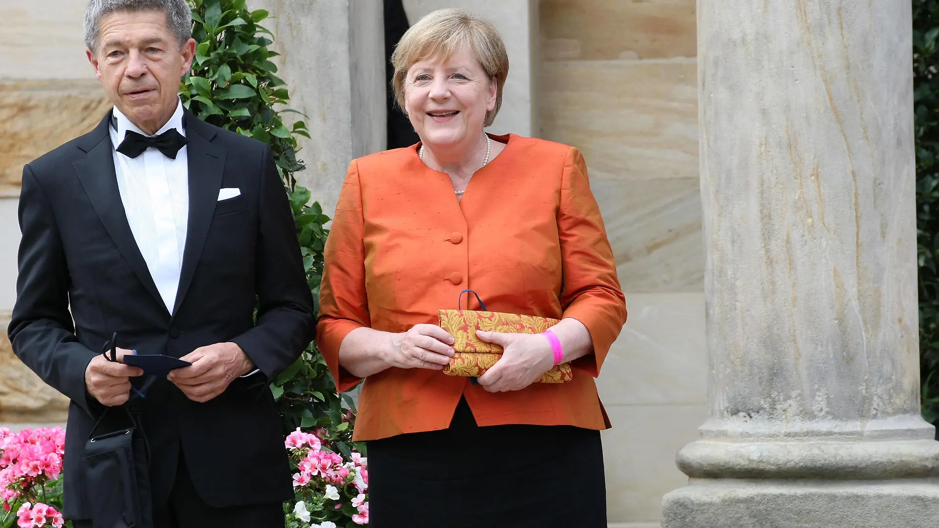 News Bilder des Tages German Chancellor Angela Merkel and Husband Joachim Sauer arrive at the Bayreuther Festspiele 2021 during the Covid 19 Coronavirus Pandemie in Bayreuth , Bayern , Deutschland . July 25 , 2021.