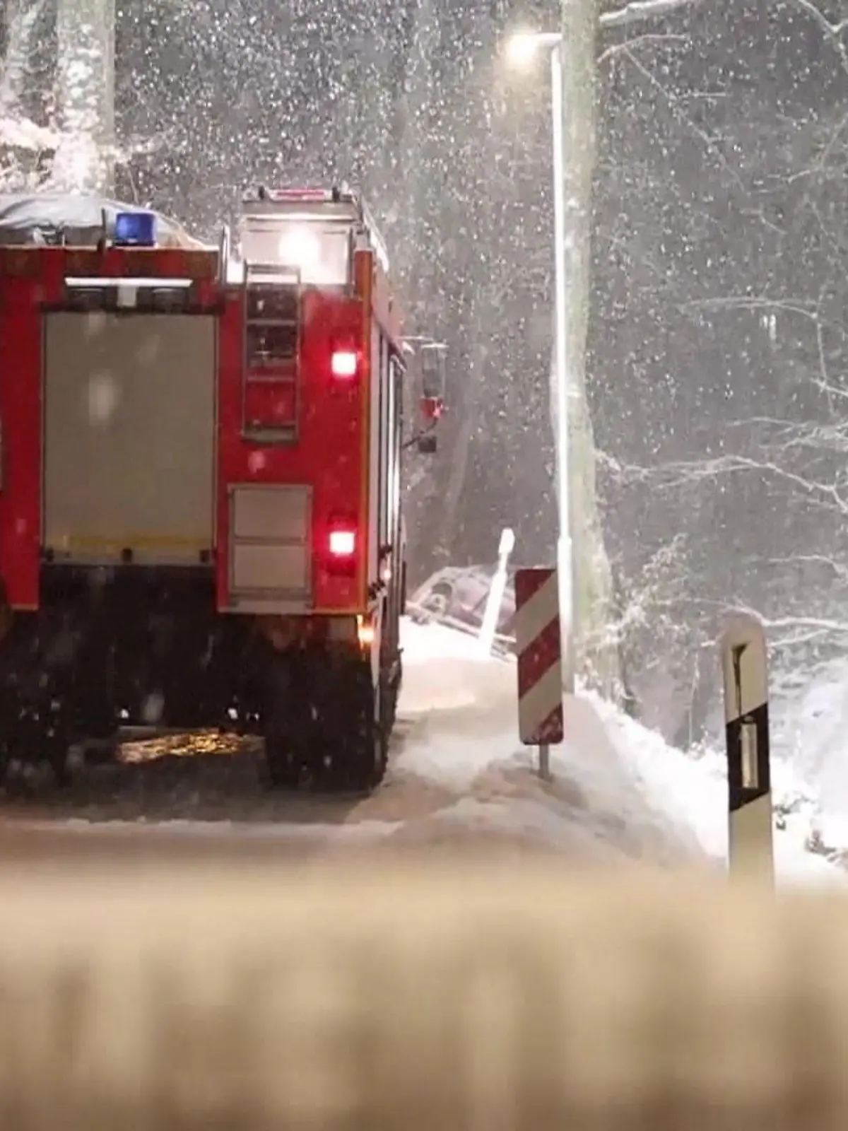 Bild zu: "Neuschnee, Schneeverwehungen und Glatteis"