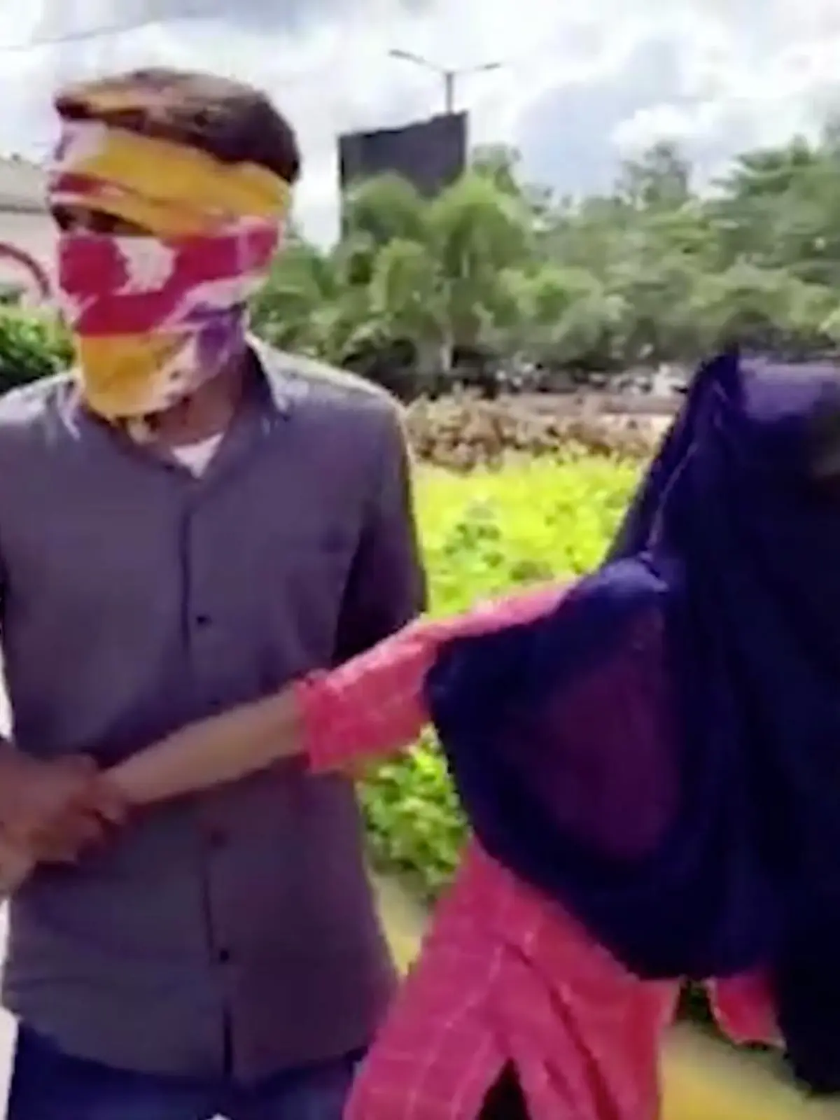 Rewa, Indien. Braut wird während Hochzeit entführt.