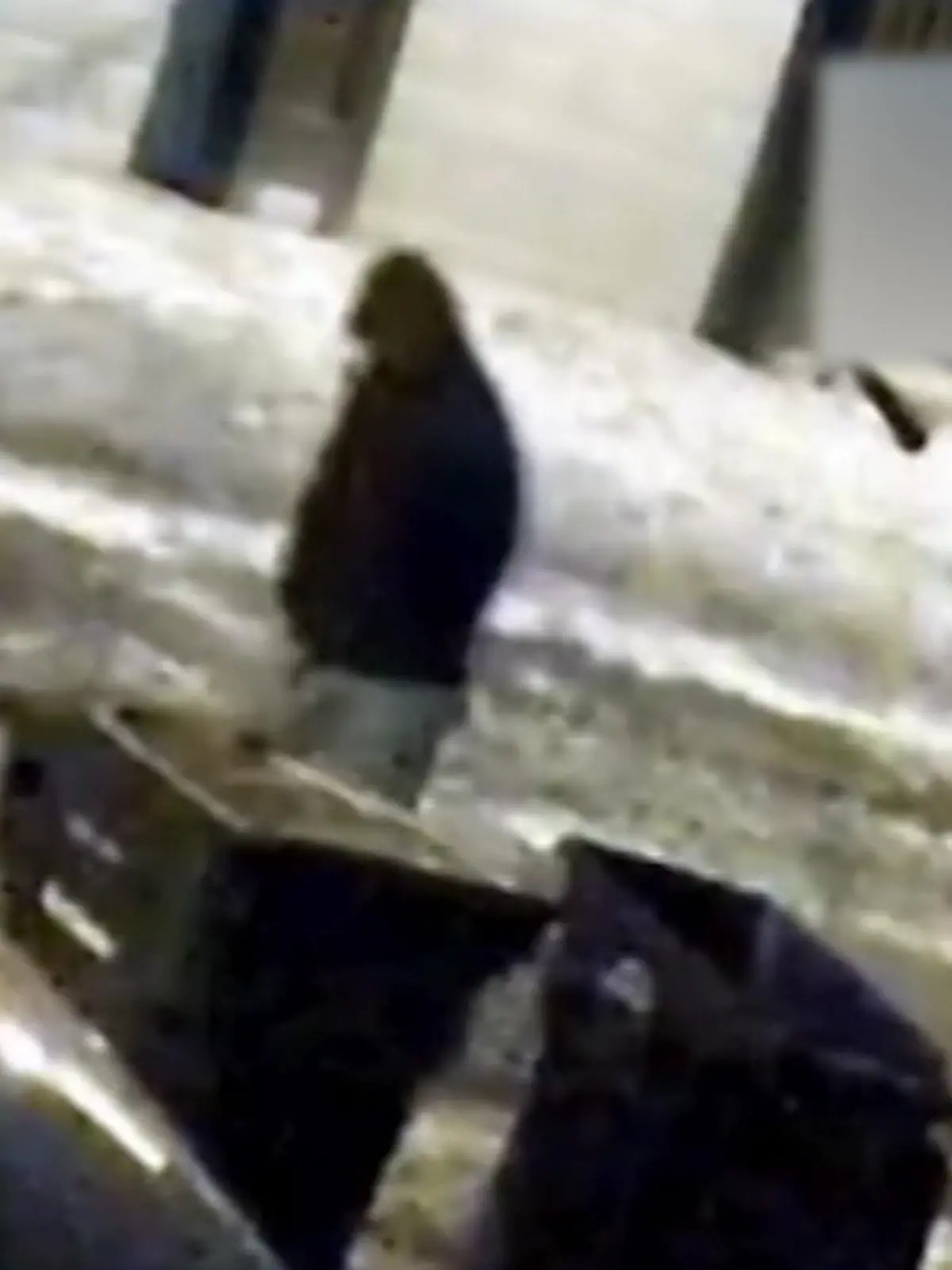 Bild zu: "Kinder schlafen nebenan! Eltern im Bett erschossen – Polizei steht vor Rätsel"