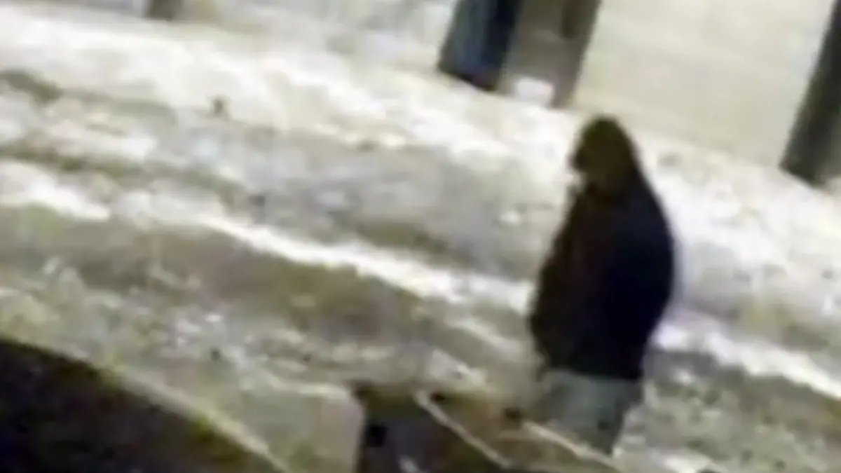 Kinder schlafen nebenan! Eltern im Bett erschossen – Polizei steht vor Rätsel Entlarven diese Bilder den Mörder?