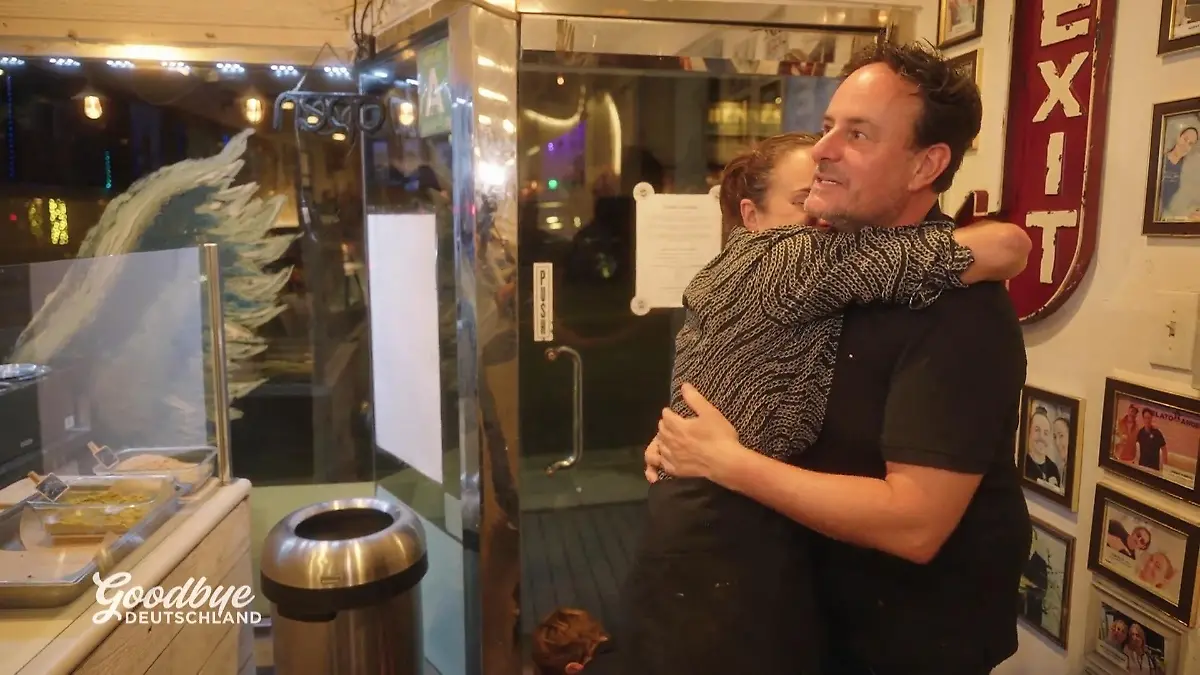 Abschied mit Tränen und Dankbarkeit Emotionaler Moment