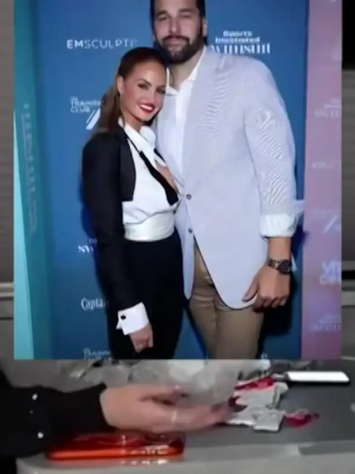 Bild zu: "Penisgröße ausgeplaudert! Ex-NFL-Spieler verklagt seine frühere Frau "