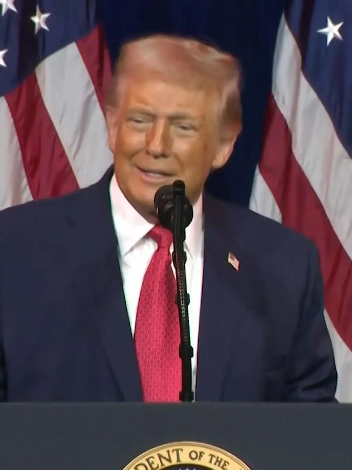 Bild zu: "Ehegeheimnis gelüftet! Das HASST Melania an Ehemann Donald Trump "