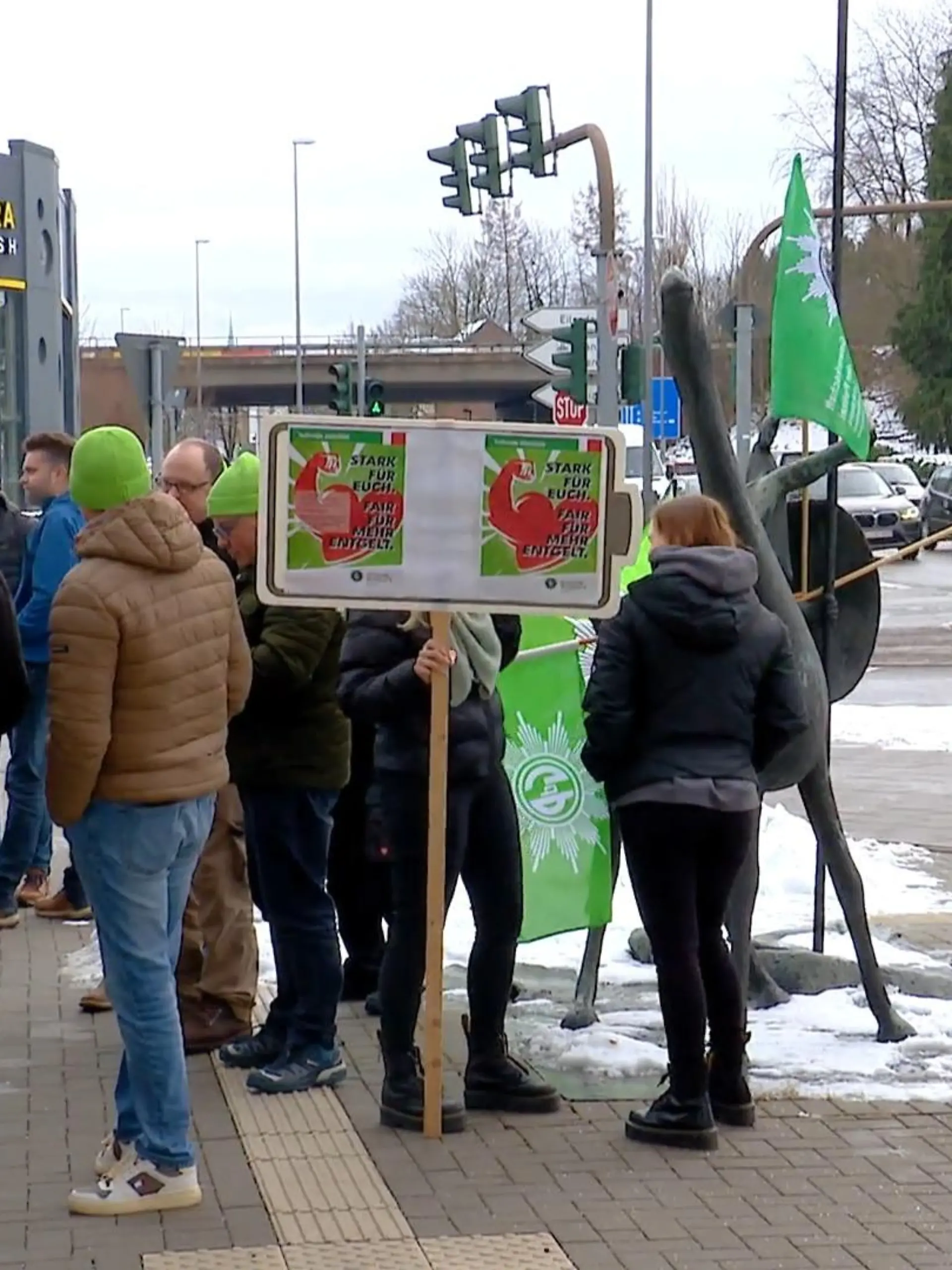 Bild zu: "Polizisten nutzen Pause zum Protest "