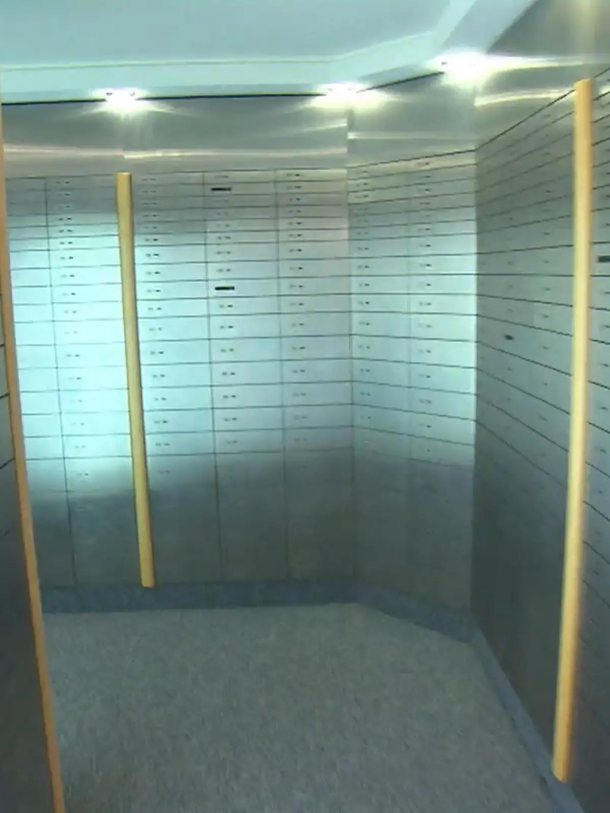 Bild zu: "Anwalt vertritt Opfer nach Millionencoup"