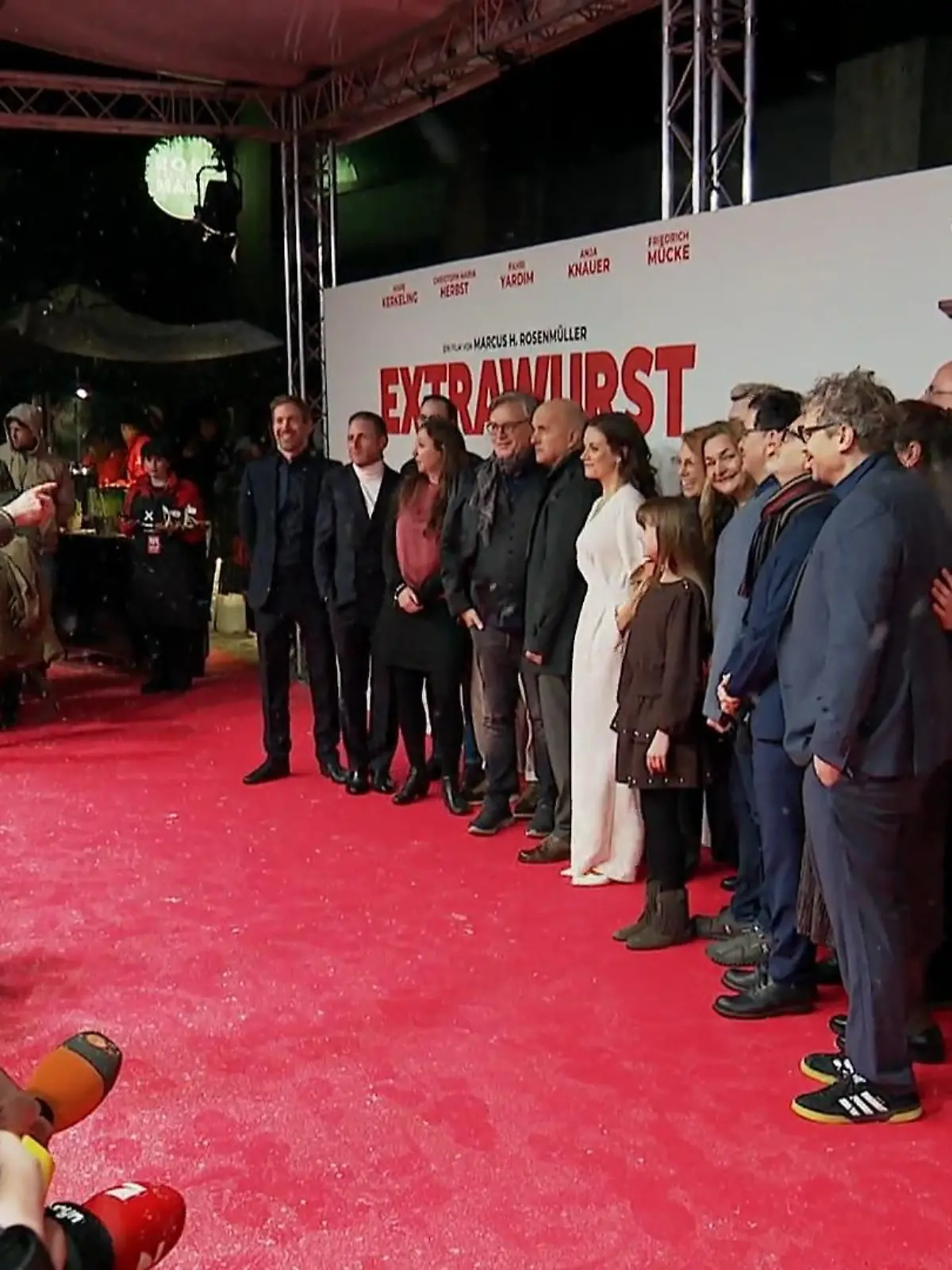 Bild zu: "Weltpremiere von „Extrawurst“"