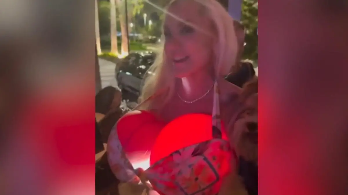 Implantat-Wunder? Warum diese Brüste plötzlich leuchten Es werde Licht auf TikTok