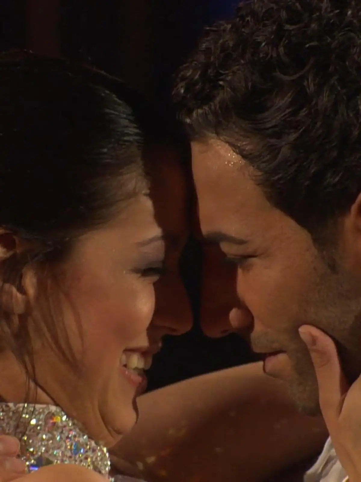 Bild zu: "Rumba! Bei diesem Tanz verliebten sich Rebecca Mir und Massimo Sinato"