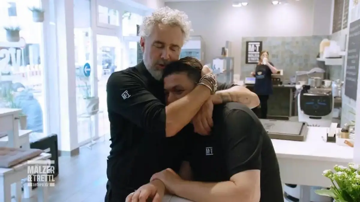 Kann Trettl ihm helfen? Tim muss in den Arm