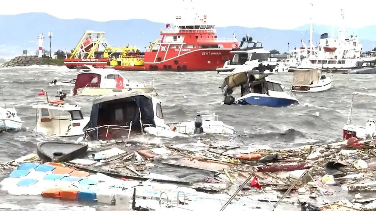 Starke Böen und Überschwemmungen! Heftige Unwetter verwüsten türkische Urlaubsregionen Bereits ein Todesopfer