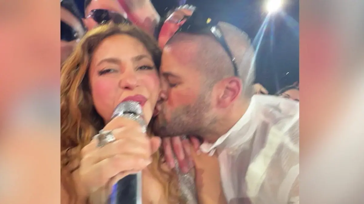 Übergriff auf Weltstar! Fan knutscht Shakira ab – und lässt sie nicht mehr los Bei Konzert in Florida