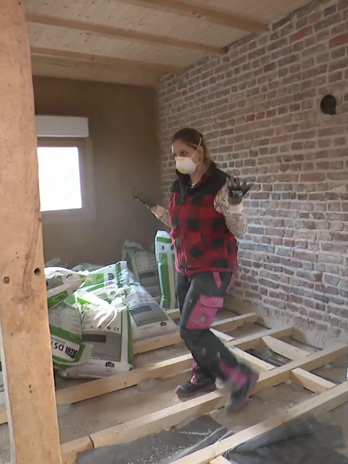 Bild zu: "Kündigung im Nacken: Fachwerkboden muss rein"