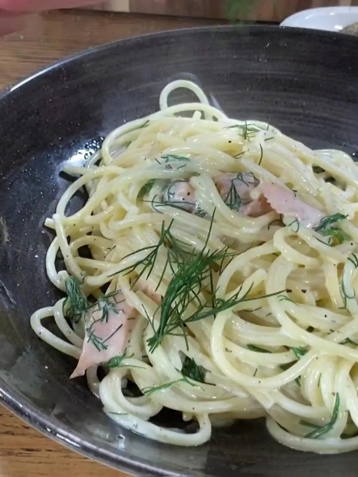 Steffen Hensslers Spaghetti mit Räucherlachs, Dill und Limette