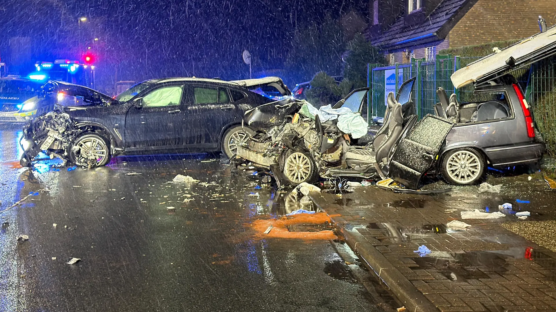 Fahranfänger gerät in Gegenverkehr - sieben Verletzte