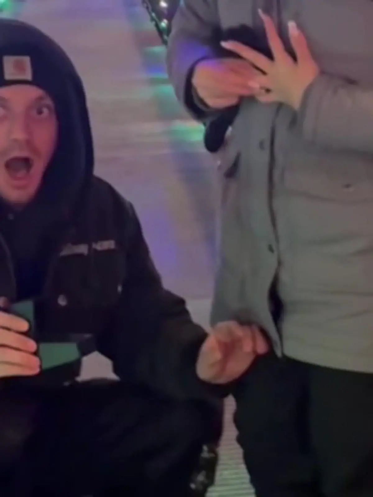 Bild zu: "Peinlicher Patzer! Trevor plant romantischen Heiratsantrag – dann passiert DAS!"