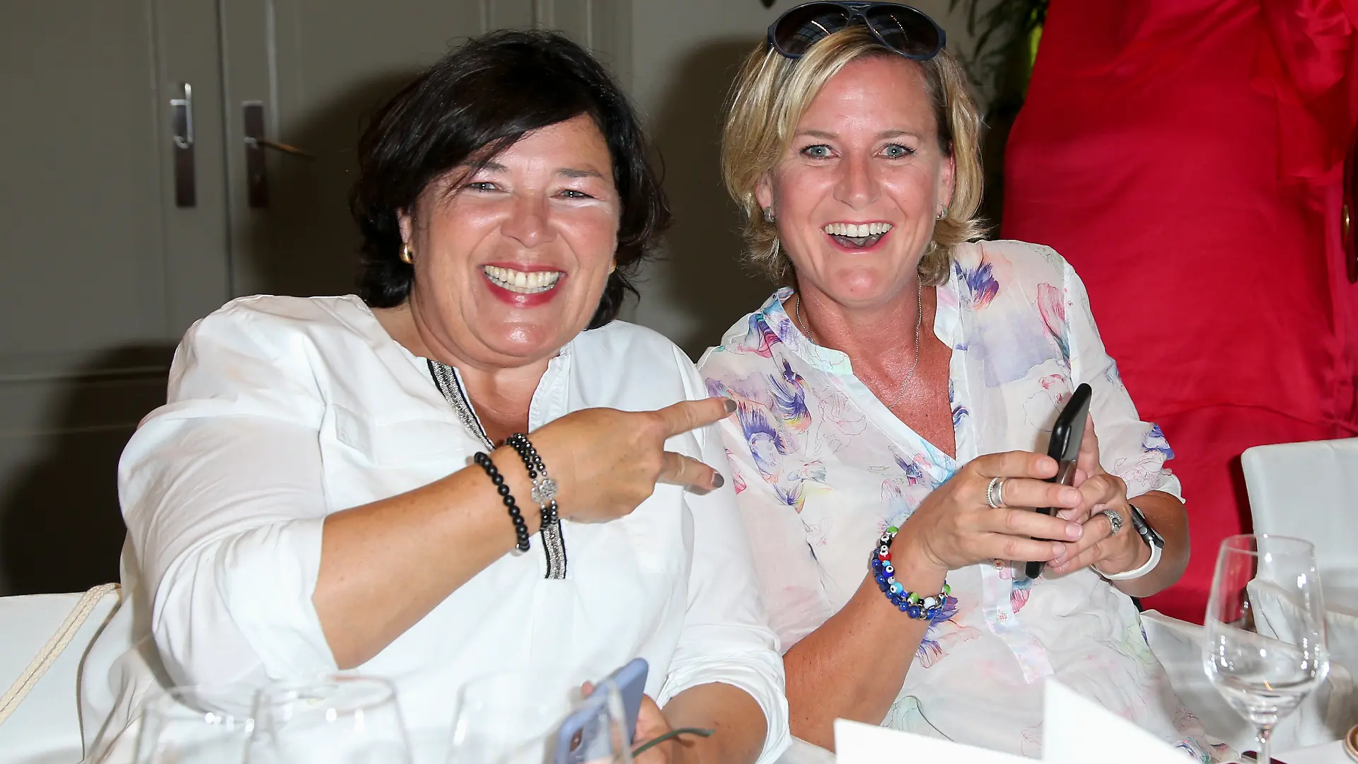 Vera Int-Veen und Andrea Plewig sind schon lange beste Freundinnen