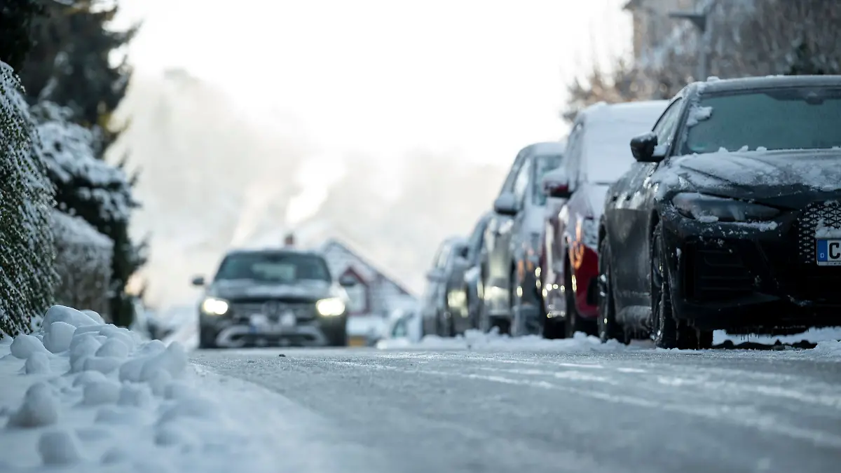 Unwetterartige-Glatteis-Lage-Elli-weg-jetzt-kommt-Gunda-