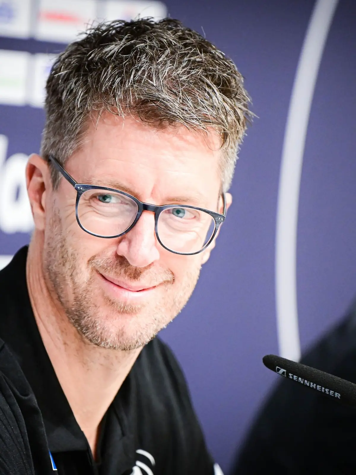 Bild zu: "Silber-Coach bleibt Bundestrainer der Handballerinnen"