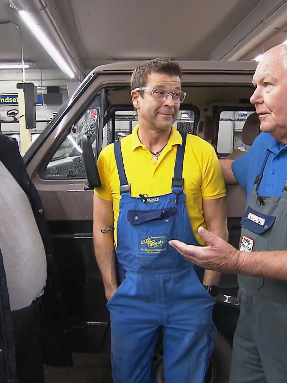 Bild zu: "Finden die Autodoktoren den Fehler?"