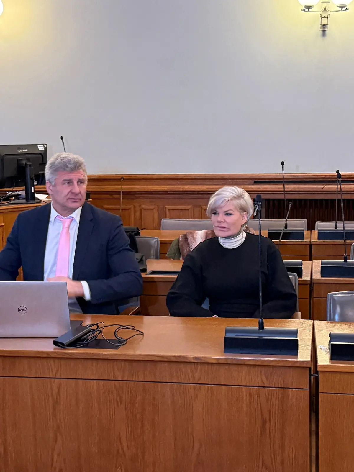 Bild zu: "Hitlergruß-Vorwürfe und Drogenbesitz! Urteil gegen Melanie Müller gefallen"