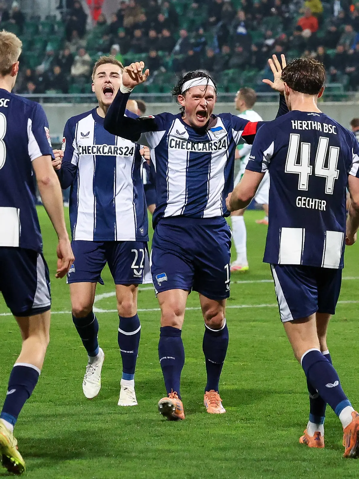 Jubel in der Hauptstadt? Das Topspiel der 2. Bundesliga Hertha BSC gegen FC Schalke 04 seht ihr bei RTL im Free-TV oder auf RTL+ online im Livestream