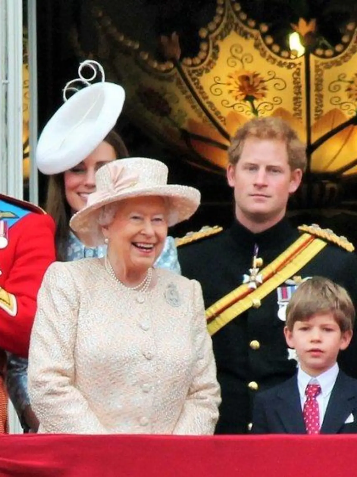 Überraschung! Royal-Satire "The Prince" ist schon gestartet