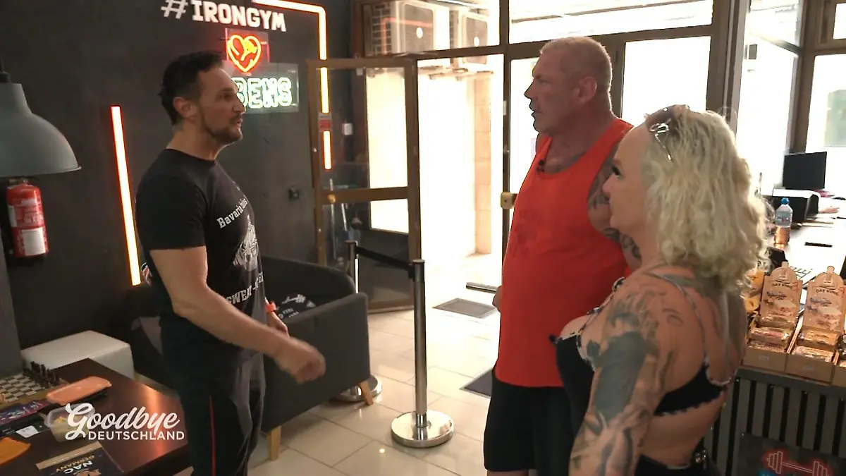 Andreas träumt vom Muscle Beach auf Mallorca Pumpen unter Palmen