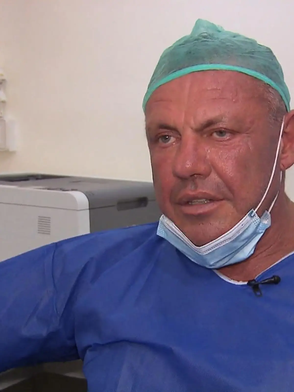 Bild zu: "Caro zurück in Deutschland: Neue Implantate, alte Sorgen"