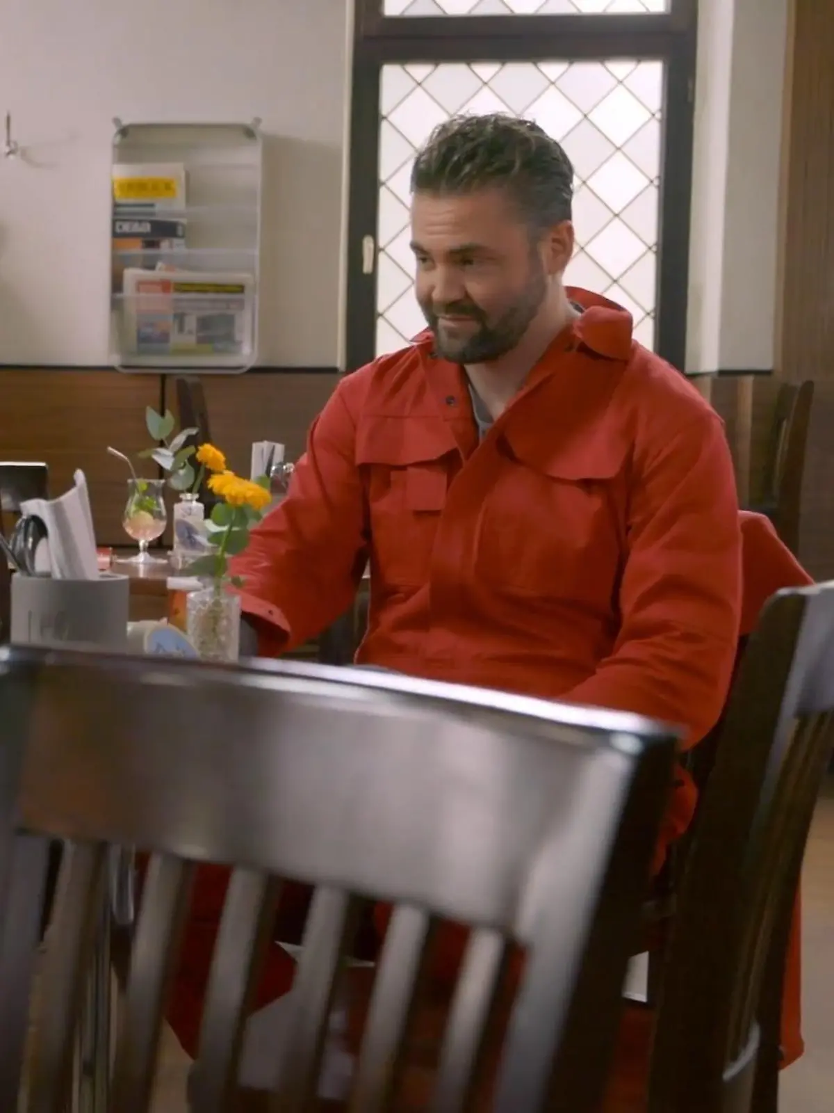 Unter uns: Bambis gewagte Undercover-Mission