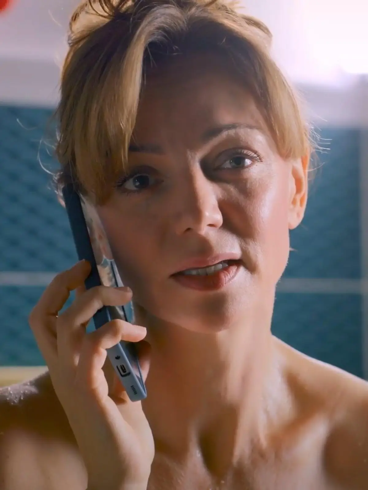 Unter uns: Dana spielt die Verletzte