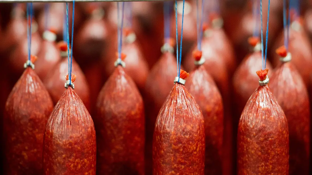 Gef-hrliche-Darmbakterien-nachgewiesen-Rewe-ruft-Delikatess-Salami-zur-ck