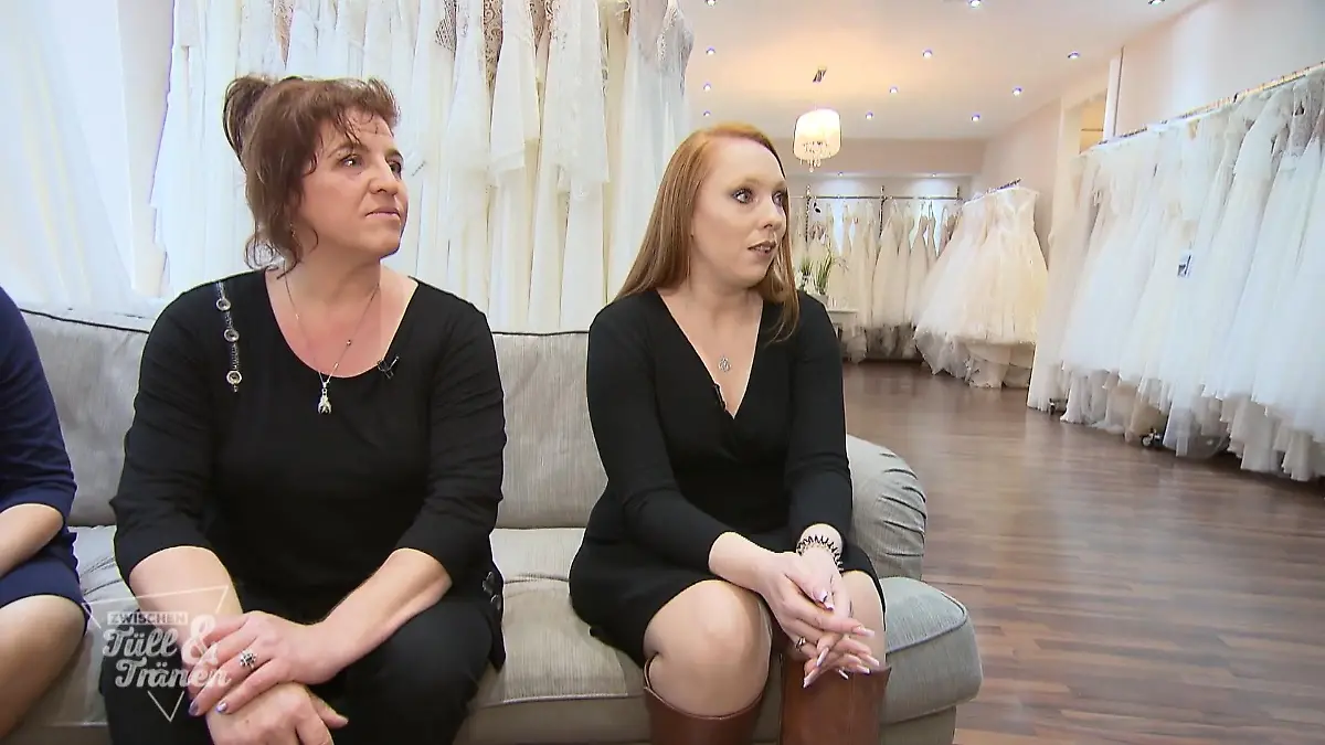 Lena möchte eine ehrliche Meinung Nicht einfach nur ein Kleid