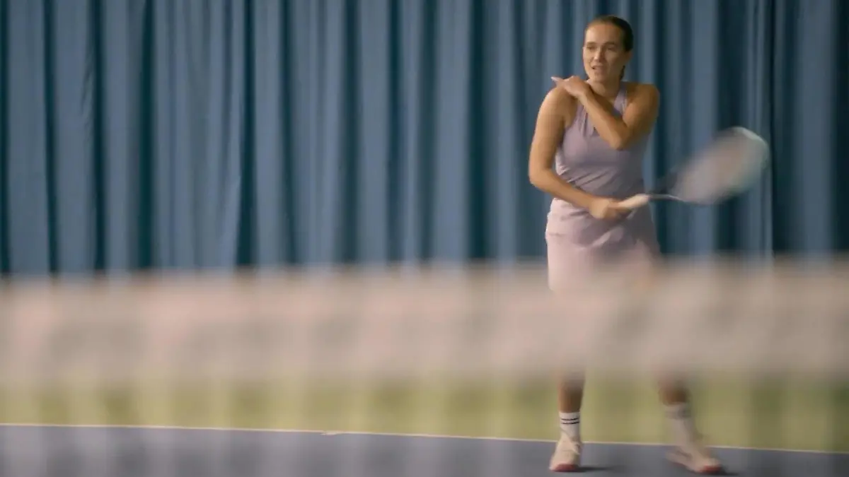 Joana hat beim Tennismatch Schmerzen in der Schulter AWZ-Folge vom 14.01.26 auf RTL+