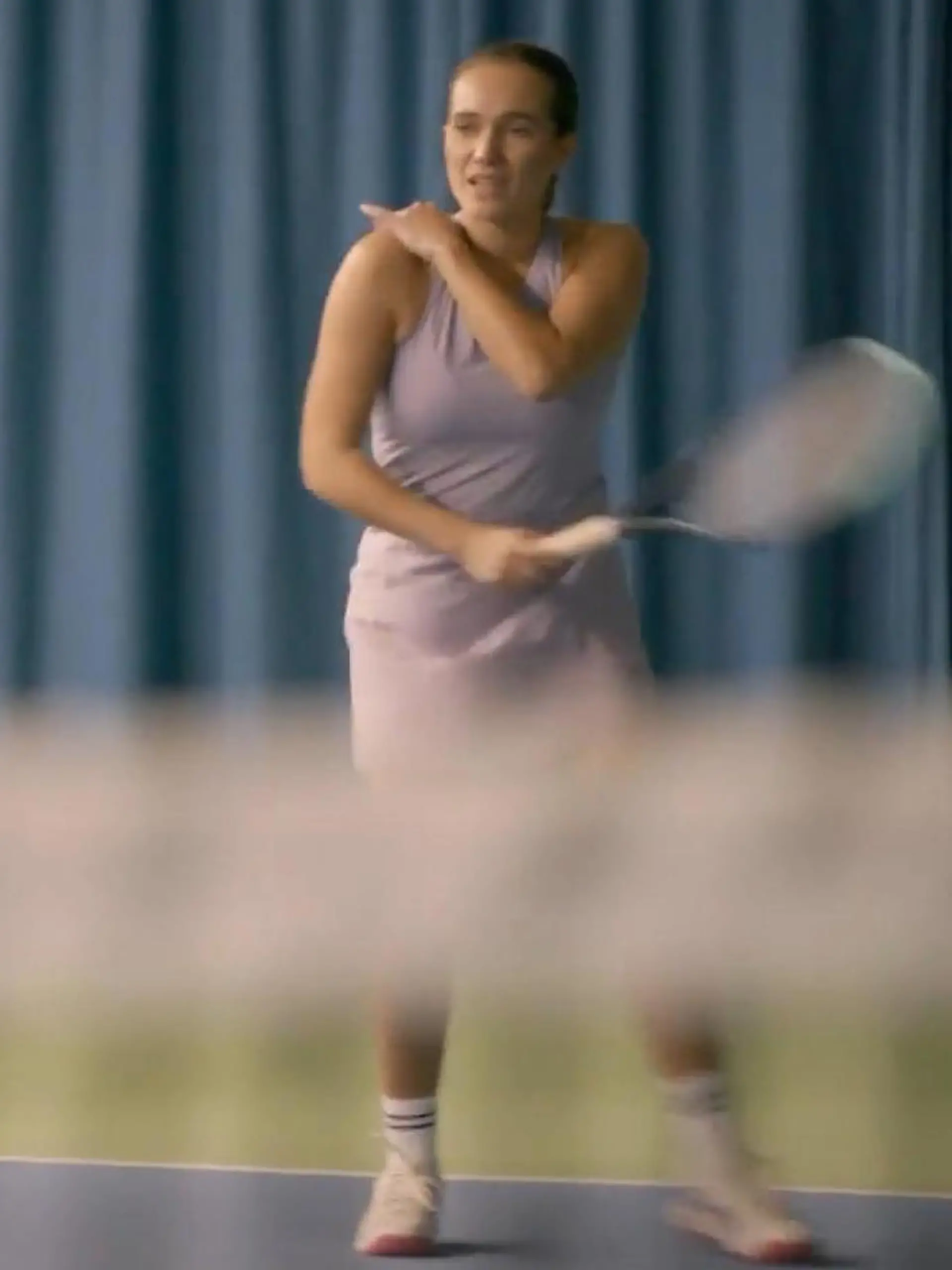 AWZ: Joana hat beim Tennismatch Schmerzen in der Schulter