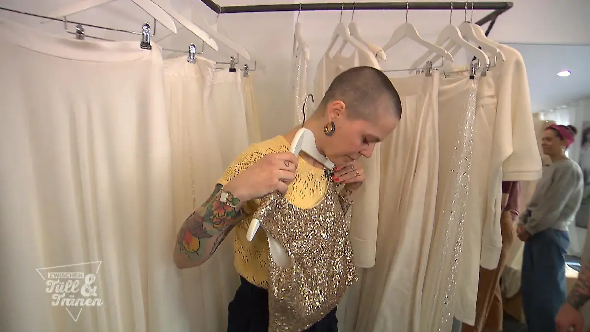 Eine Woche lang Hochzeit feiern Gold und Glitzer