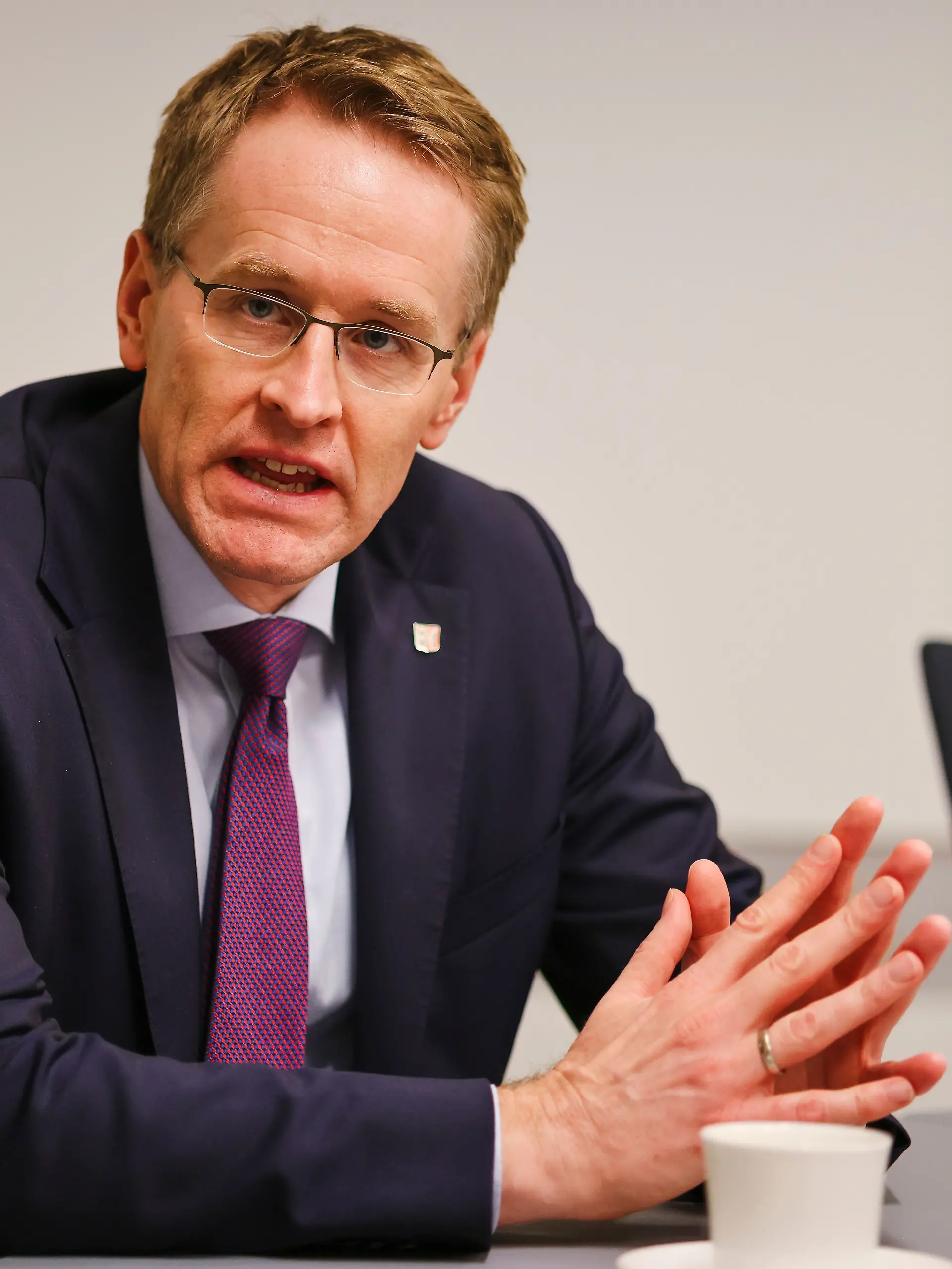 Bild zu: "Daniel Günther (CDU): Nach Aussagen im TV hagelt es Kritik"