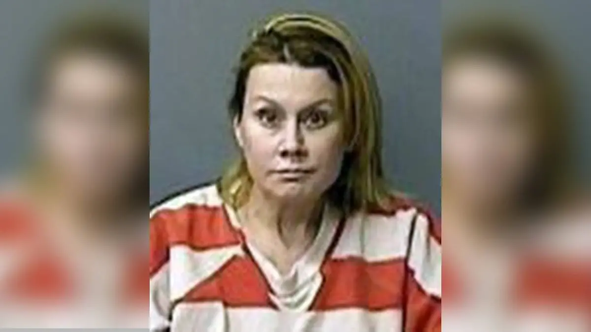 Kleinkind-2-ertrinkt-w-hrend-Mutter-betrunken-auf-Dating-Plattform-flirtet