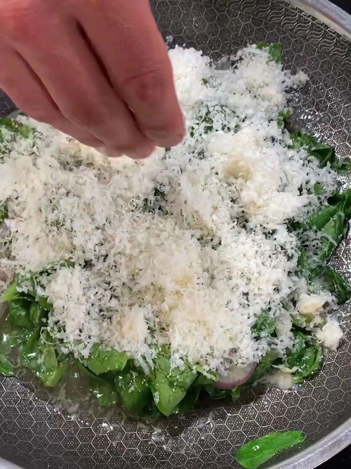 Rezept von Steffen Henssler: Gratinierter italienischer Spinat mit Parmesan