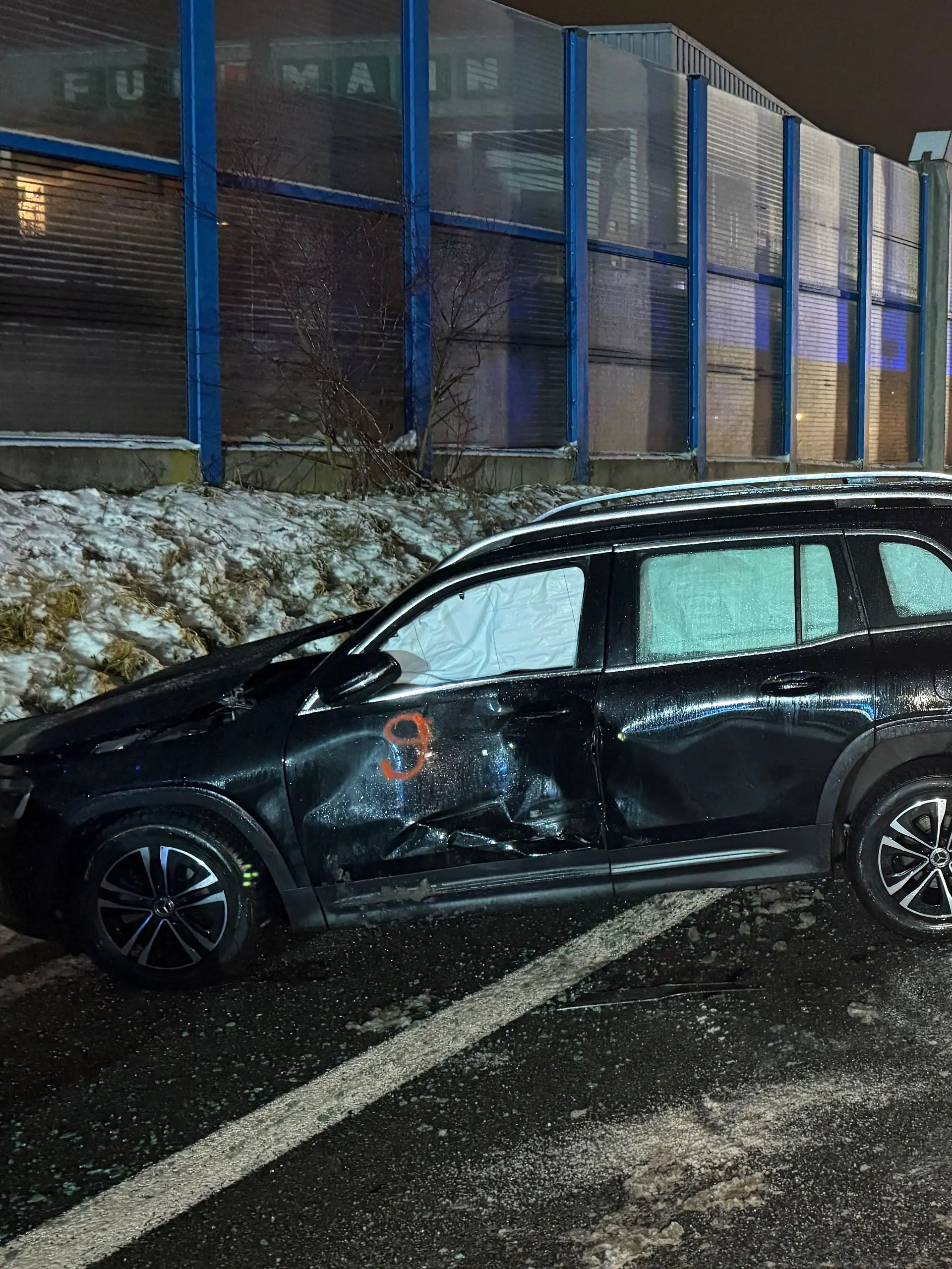 Auf der Bundesstraße 173 in Oberfranken sind 20 Fahrzeuge in eine Massenkarambolage verwickelt worden. 
