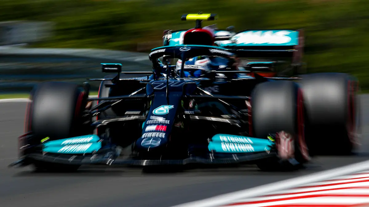 Formula 1 2021: Hungarian GP HUNGARORING, HUNGARY - JULY 30: Valtteri Bottas, Mercedes W12 during the Hungarian GP at Hungaroring on Friday July 30, 2021 in Budapest, Hungary. Photo by Zak Mauger / LAT Images Images PUBLICATIONxINxGERxSUIxAUTxHUNxONLY GP2111_095935_56I8725