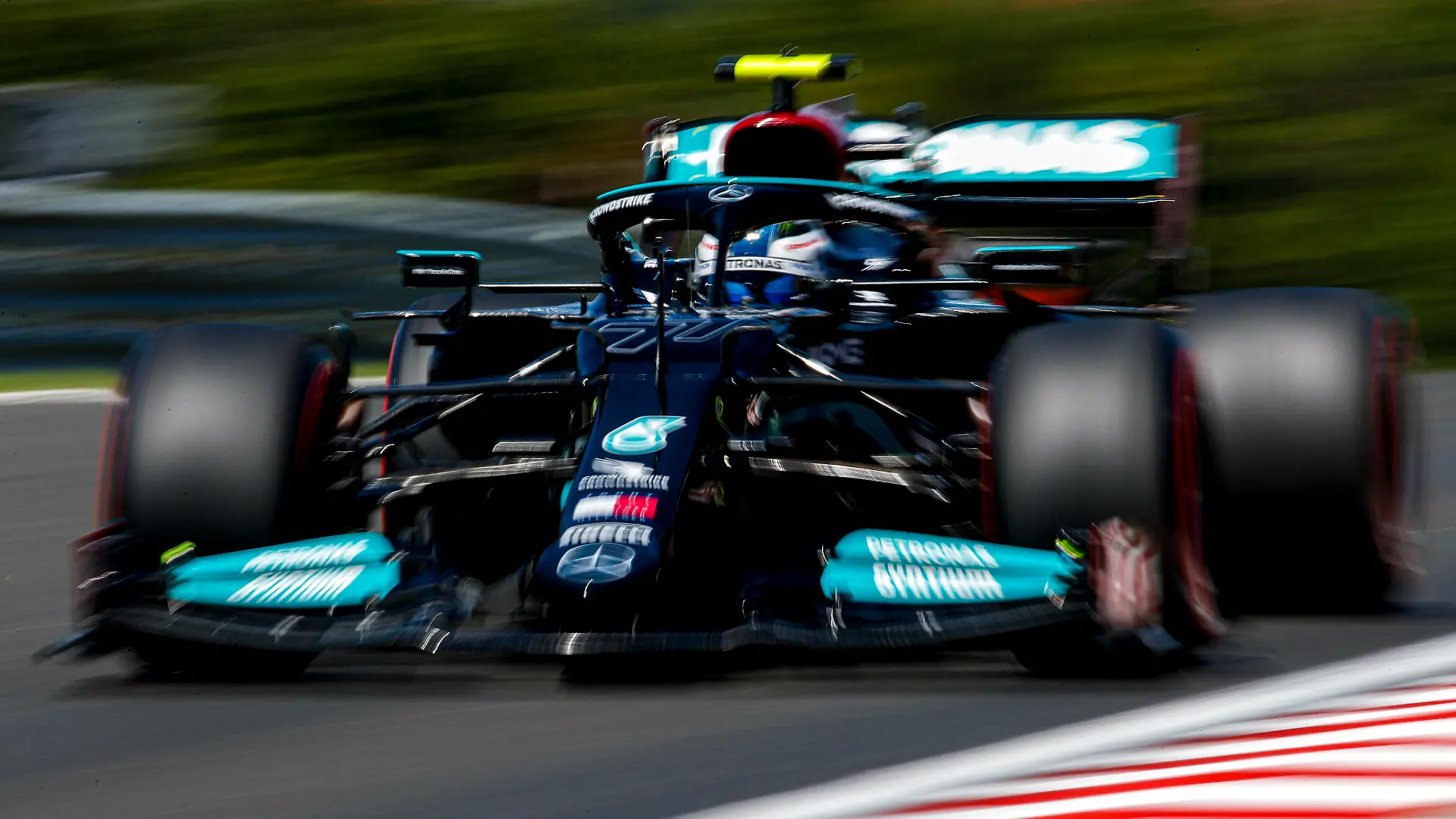  Formula 1 2021: Hungarian GP HUNGARORING, HUNGARY - JULY 30: Valtteri Bottas, Mercedes W12 during the Hungarian GP at Hungaroring on Friday July 30, 2021 in Budapest, Hungary. Photo by Zak Mauger / LAT Images Images PUBLICATIONxINxGERxSUIxAUTxHUNxONLY GP2111_095935_56I8725