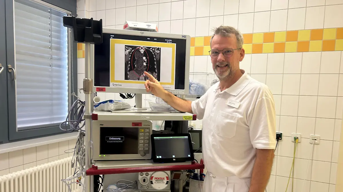 Ärzte holen drei Liter Essen aus Speiseröhre_Helios Kliniken Mittelweser.jpg
