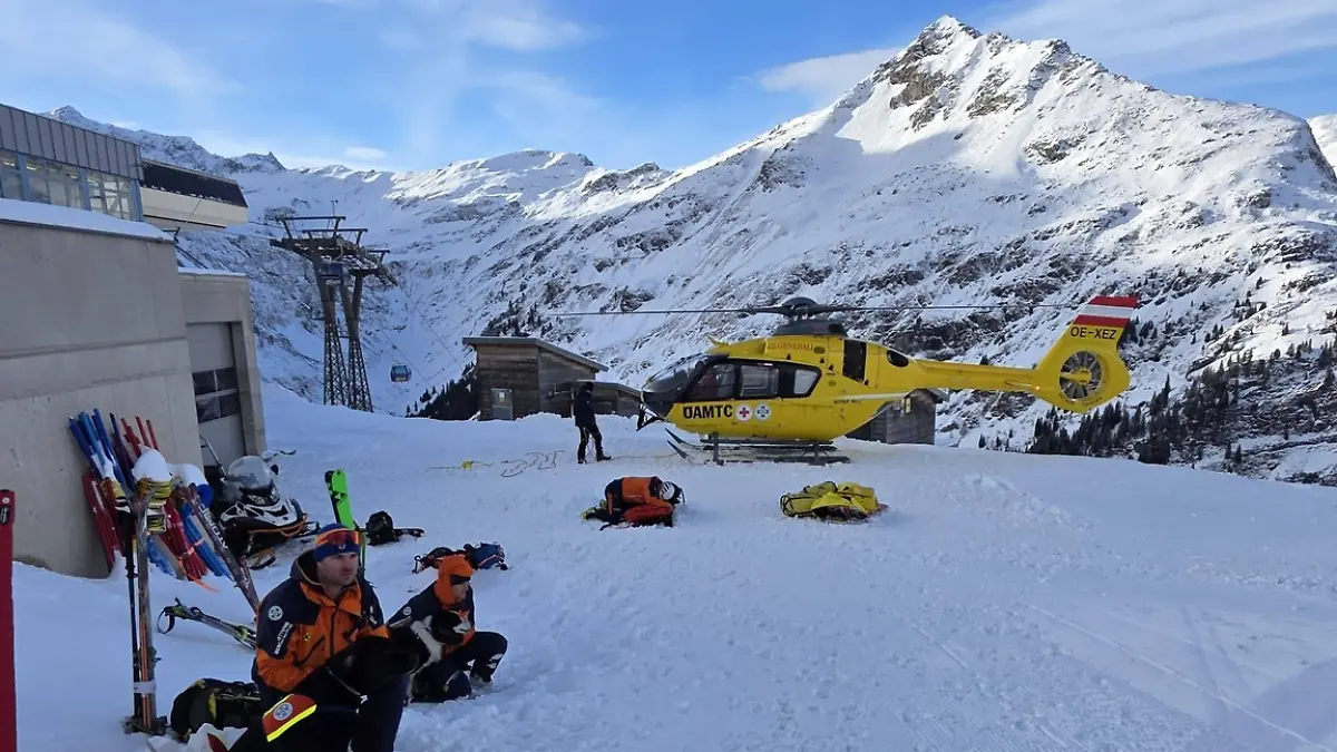 45 Minuten lang versuchten die Einsatzkräfte, den Jungen wiederzubeleben.