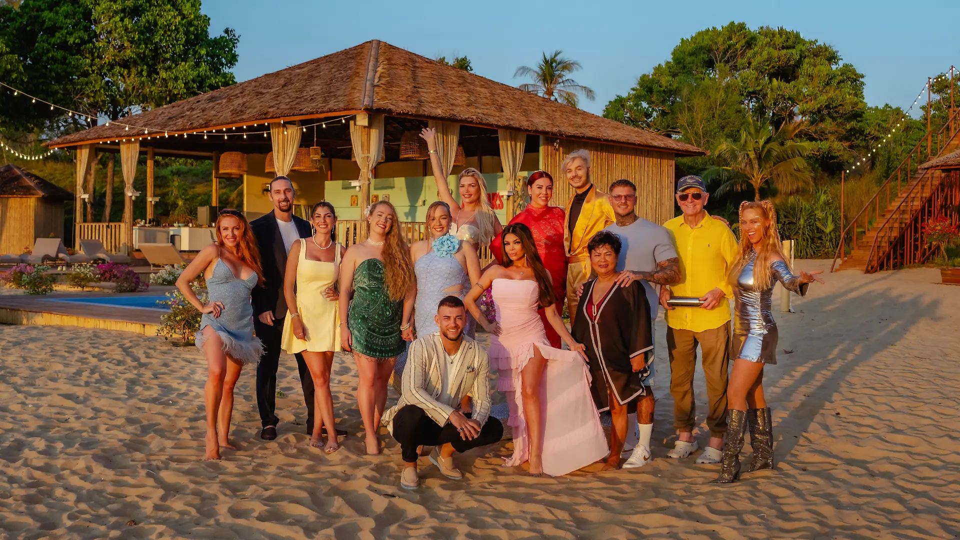 v.l.n.r.: Georgina Fleur, Sandy Fähse, Yeliz Koc, Yana und Tayisiya Morderger, Serkan Yavuz, Kader Loth, Giuliana Farfalla, Kate Merlan, Sam Dylan, Narumol, Paco Herb, Prinz Frédéric von Anhalt, Loona