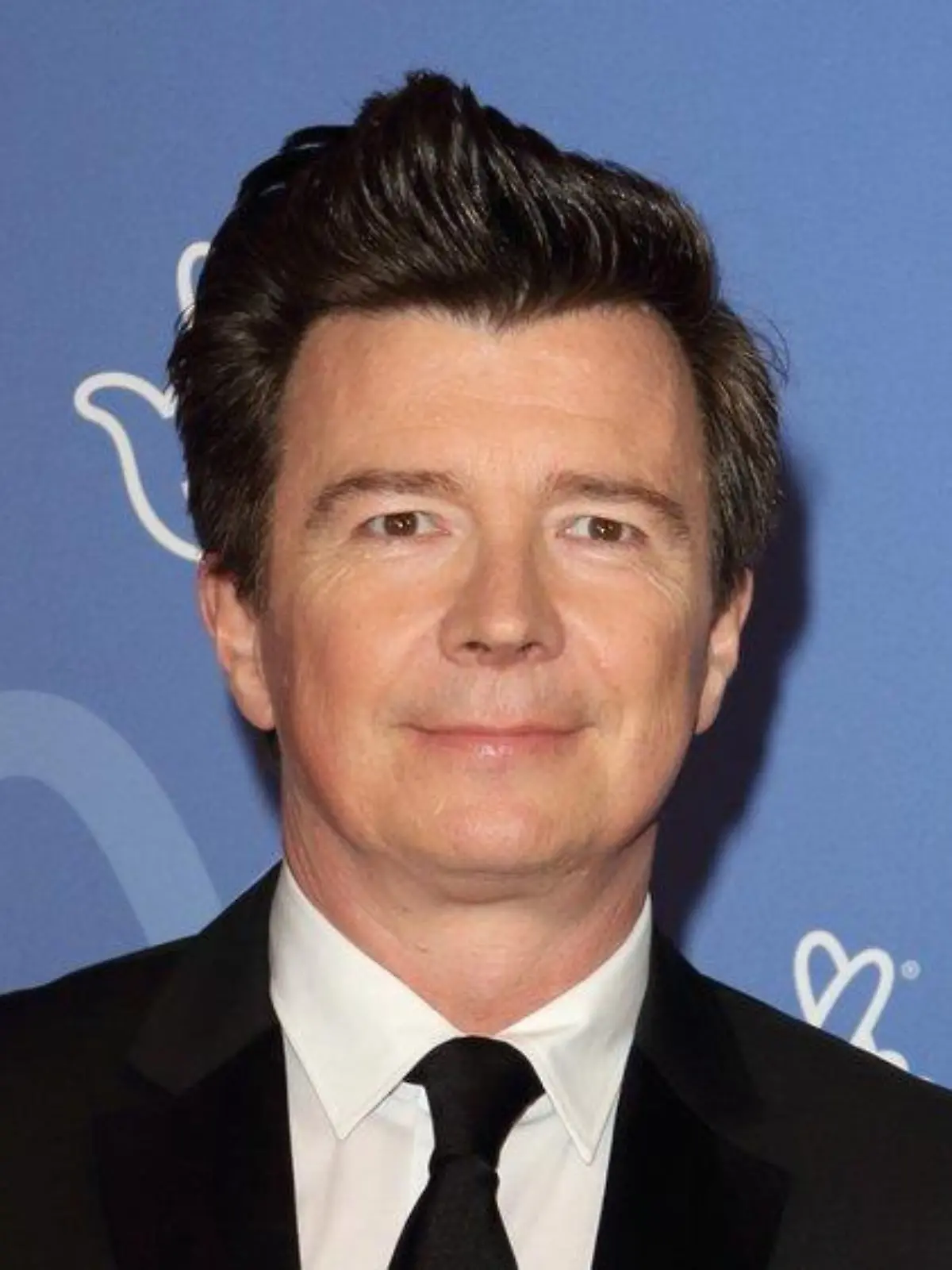 "Never Gonna Give You Up": Rick Astley feiert eine Milliarde Klicks