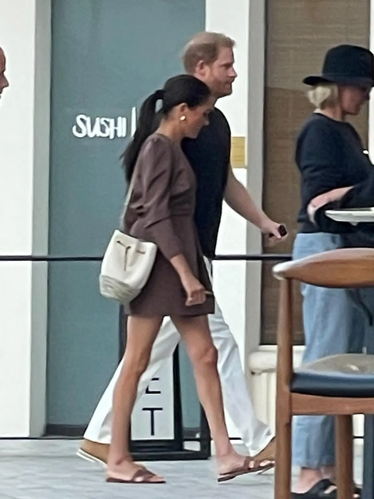 SONDERKONDITIONEN: MINDESTHONORAR: *PREMIUM-EXCLUSIVE* Santa Barbara, CA - *USA AND CANADA CLIENTS MUST CALL FOR RIGHTS*
Meghan Markle pregnancy rumors have been swirling online for weeks now -- but based on what she and Prince Harry apparently had for dinner .. those would seem to be BS.
The Duke and Duchess of Sussex hit the town Friday in Santa Barbara, where eyewitnesses say it was just the two of them as they exited a restaurant called Sushi Bar .. a stone's throw away from where they live in Montecito. Of course, some security was in tow.
As you can see, the couple was all smiles as they left the establishment -- and we're told they turned the corner to get inside a waiting SVU that was parked near the adjacent Montecito Inn, at which point they took off. Our sources say this was around 7 PM PT.
While it's unclear if they actually ate anything inside, our guess is they might've. And, seeing how this place is pretty much all about raw fish -- it's a safe bet sushi was likely ordered.
The reason that's a big deal .. there's been some murmurs of late that MM could, perhaps, have a bun in the oven. Some theorized that might've been why she skipped the coronation -- but the conjecture fired up even more so when photos of her hiking last week surfaced.
Folks noticed she appeared to have something slightly protruding under her shirt, near her stomach .. and that served as enough evidence for some to believe she was expecting.
Of course, that little extra belly pop Meg was showing off in the great outdoors could just as easily have been a fanny pack of some sort -- it really doesn't look like a straight up baby bump, even though a good handful of gawkers online were pretty convinced it might be.
Now that we've seen her leave a sushi joint -- a food typically sworn off by pregnant women due to the risks it poses to a growing fetus -- it feels like we can put that notion to bed.
Back to your regularly scheduled programming, peeps!
*MANDATORY CREDIT: TMZ/BACKGRID*
Pictured: Prince Harry, Meghan Markle
BACKGRID USA 13 MAY 2023 
BYLINE MUST READ: TMZ / BACKGRID
**USA and Canada Clients Must Call for Rights**


