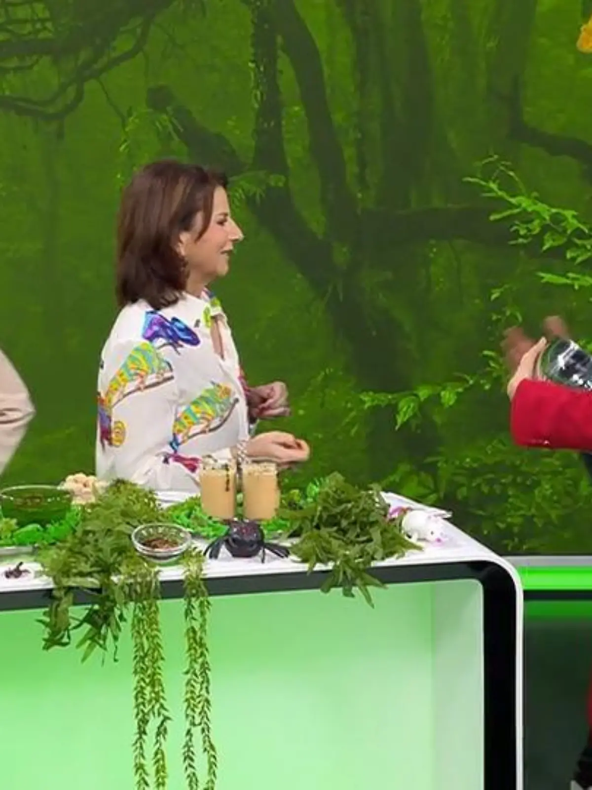 Bild zu: "Claudia Obert zwingt „Punkt 12“-Moderator zum Ekel-Essen"