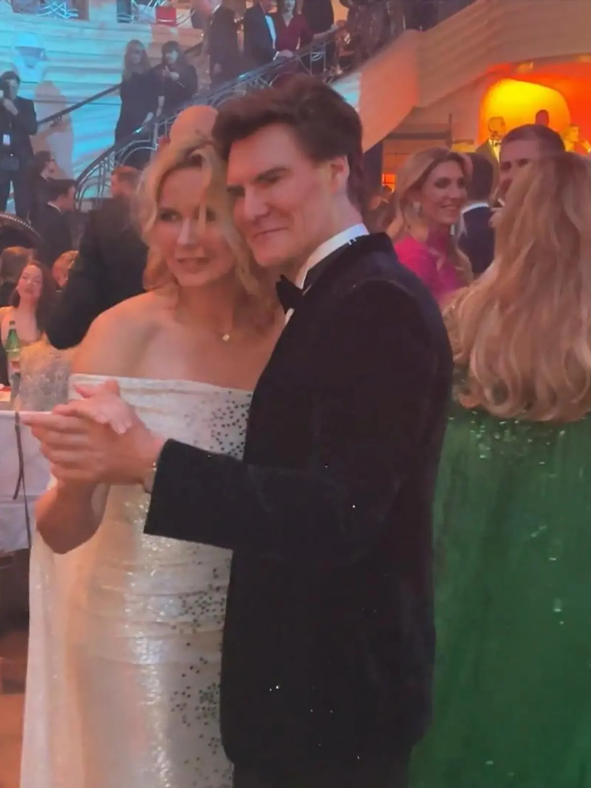 Bild zu: "Drei Fragen führten Veronica Ferres und Carsten Maschmeyer zum Glück"