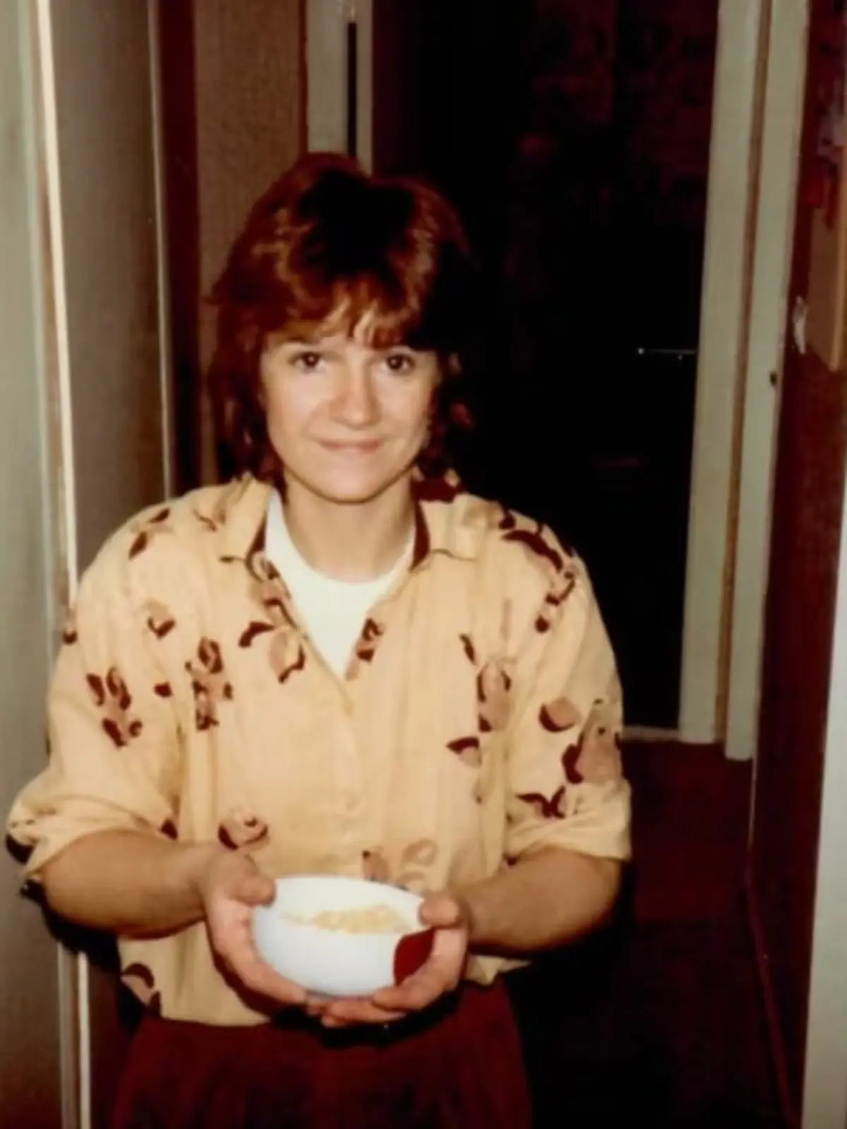 Wer ist diese Frau? Die Polizei hofft mit dem Bild auf neue Hinweise in einem Mordfall von 1988. 